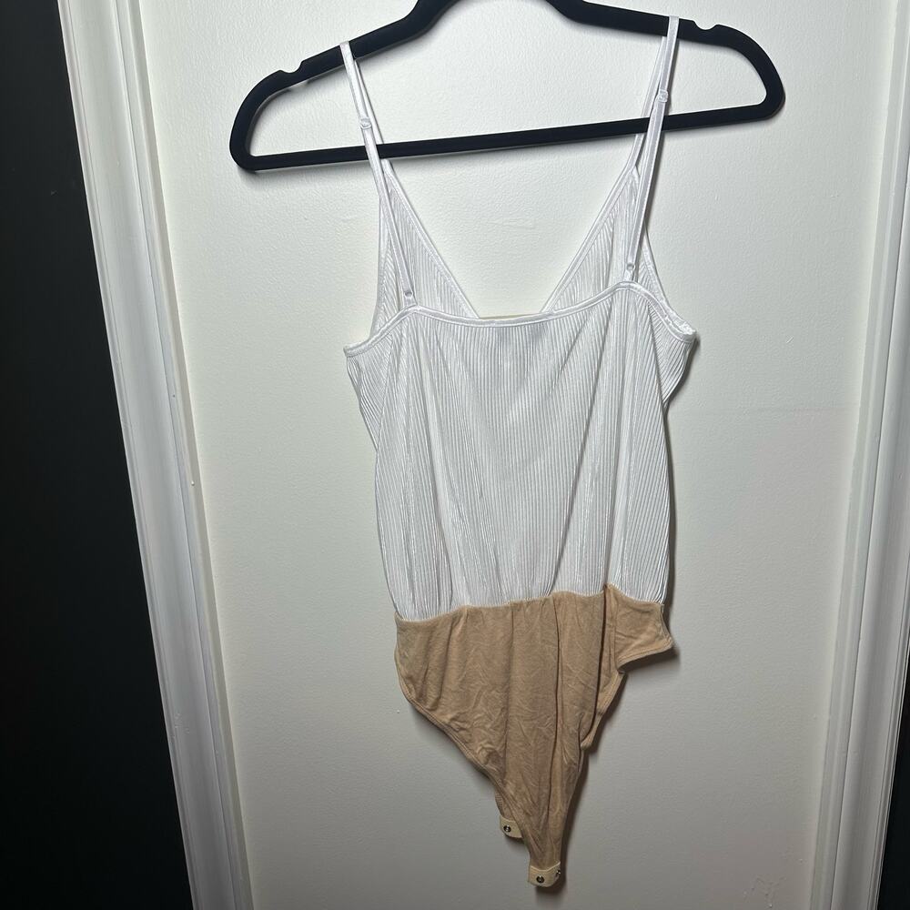 WAYF Women's Ivory Adjustable Strap Surplice Ribbed Cami Bodysuit Size Small - Picture 5 of 11